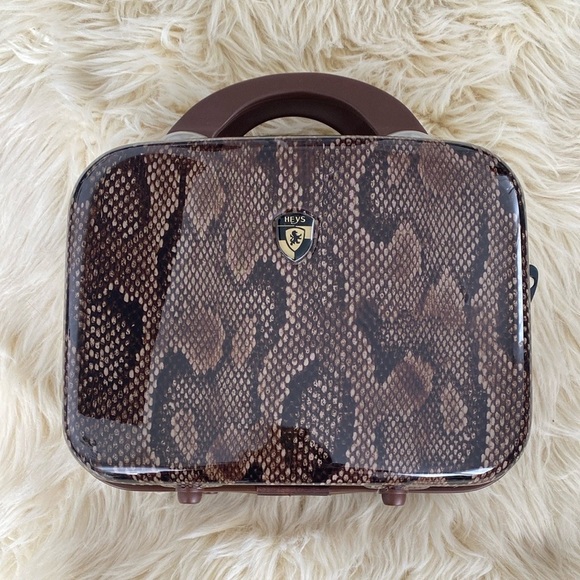 Heys USA Millano Brown Snake Skin Print Hard Shell Makeup Toiletries Case - NWOT - Picture 1 of 11